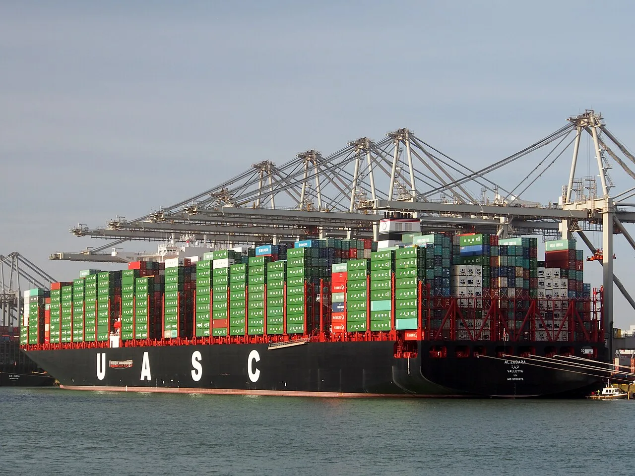 Al Zubara at the Amazonehaven, Rotterdam, in its earlier UASC livery.