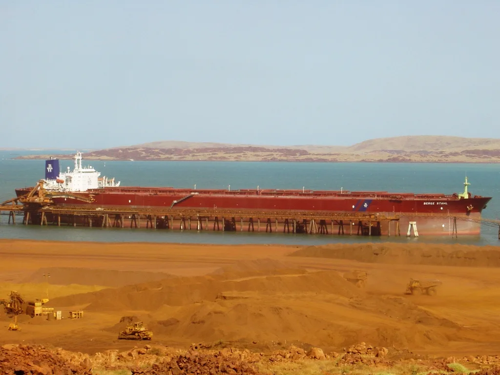 Berge Stahl in earlier BW livery, with a long cargo deck and accommodation aft